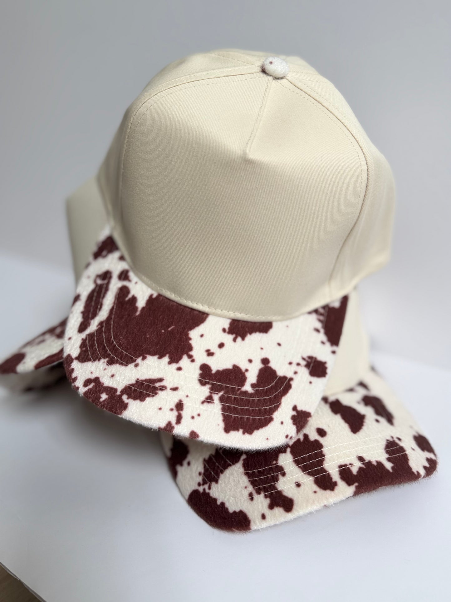 FUZZY COW SNAPBACK