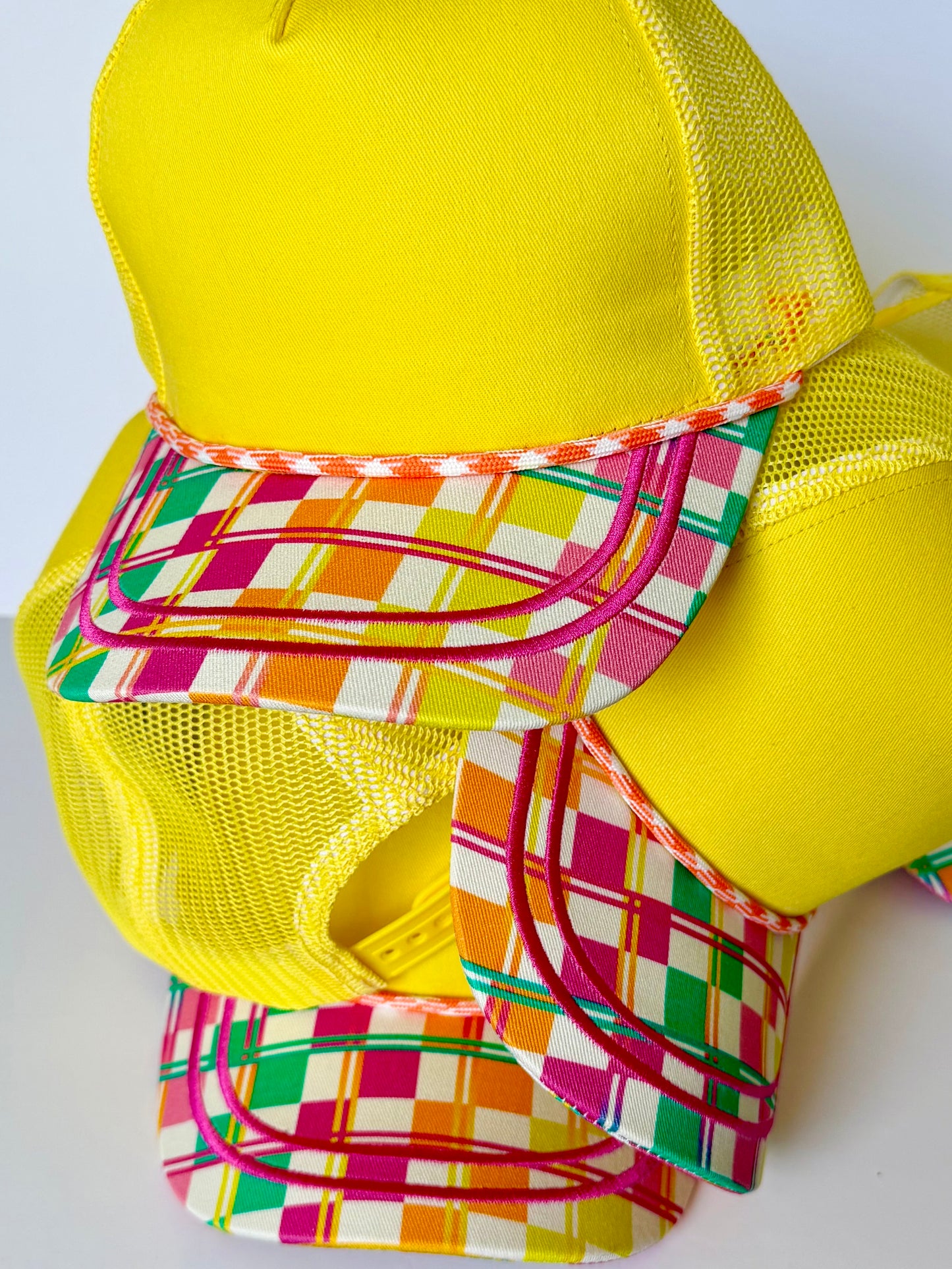 YELLOW MESH CHECKER